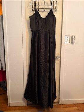 Elegant Black Spaghetti-Strap Evening Dress